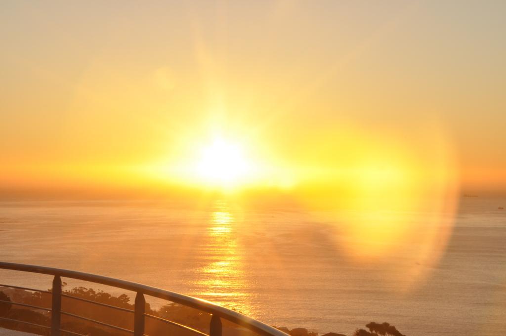 Bay Reflections Camps Bay Luxury Serviced Apartments Cidade Do Cabo Quarto foto